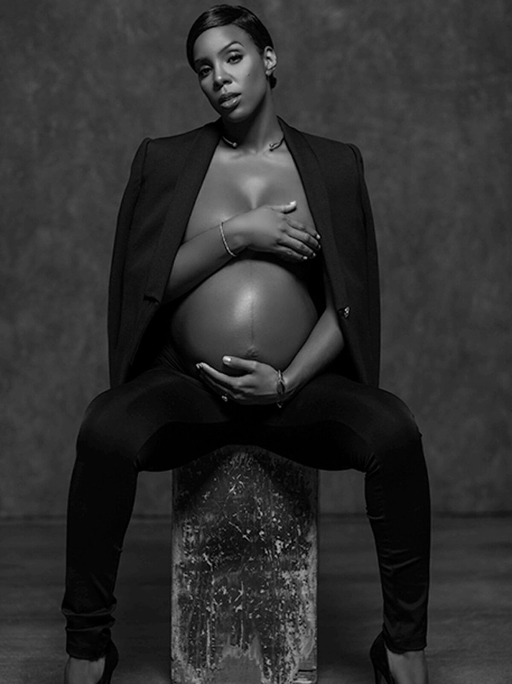 Kelly Rowland breast