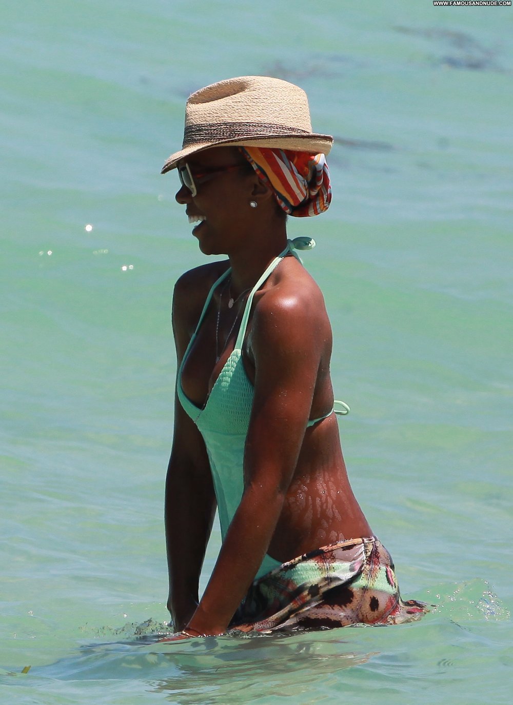 Kelly Rowland Booty