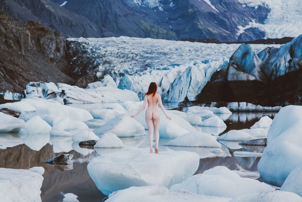 Photo shoot in the style of nude at sea