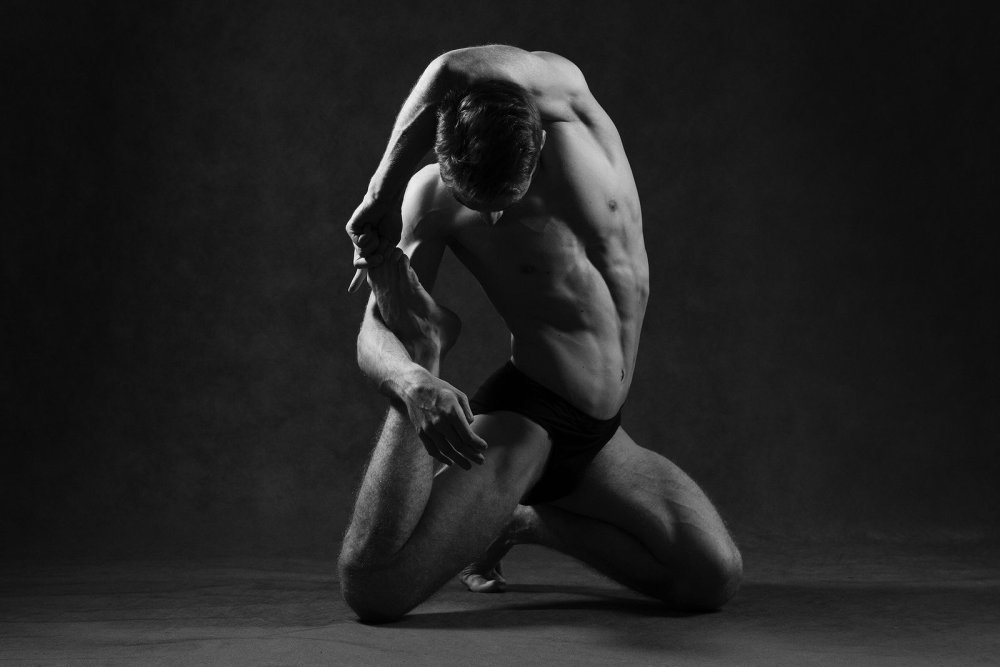 Artistic nude men
