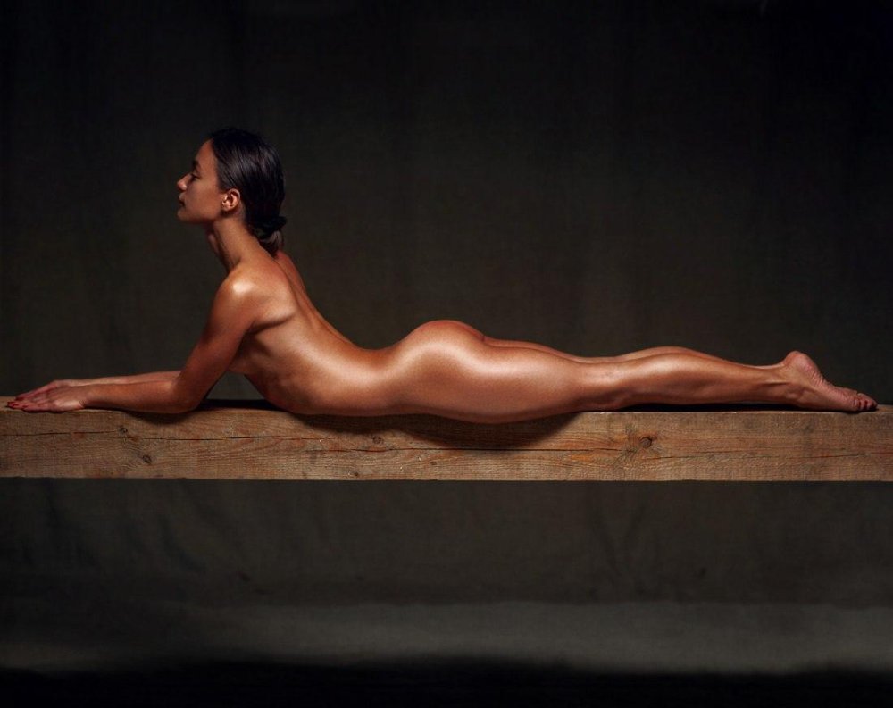 Anatomy of the female body nude