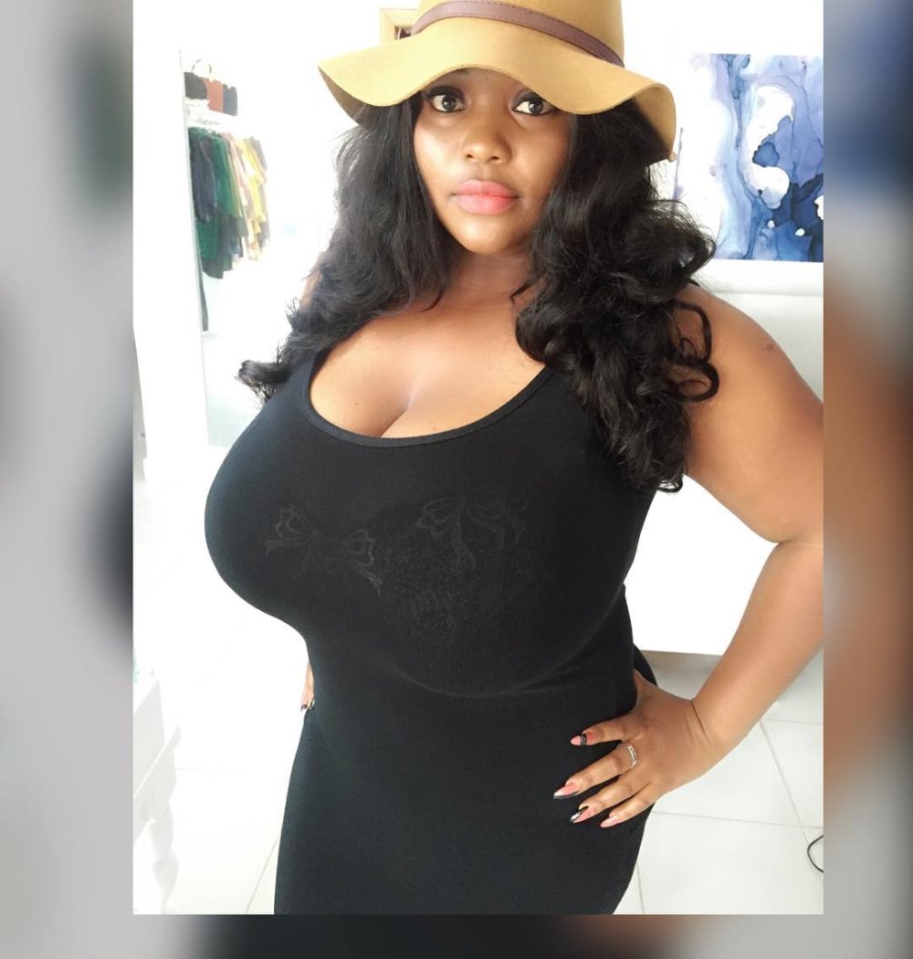 Model Big Black Ebony