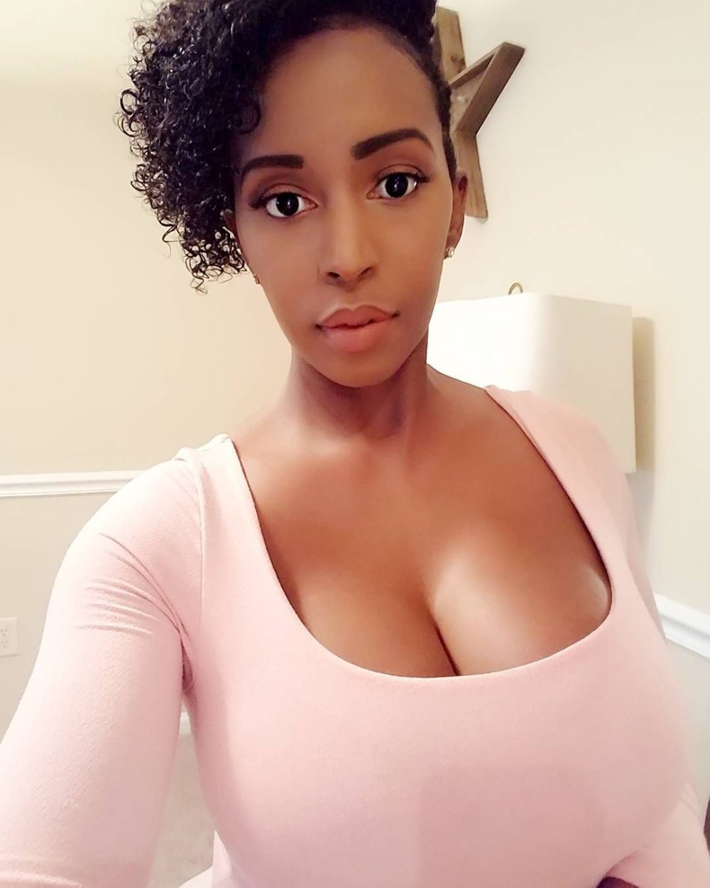 Monifa Jansen in a dress