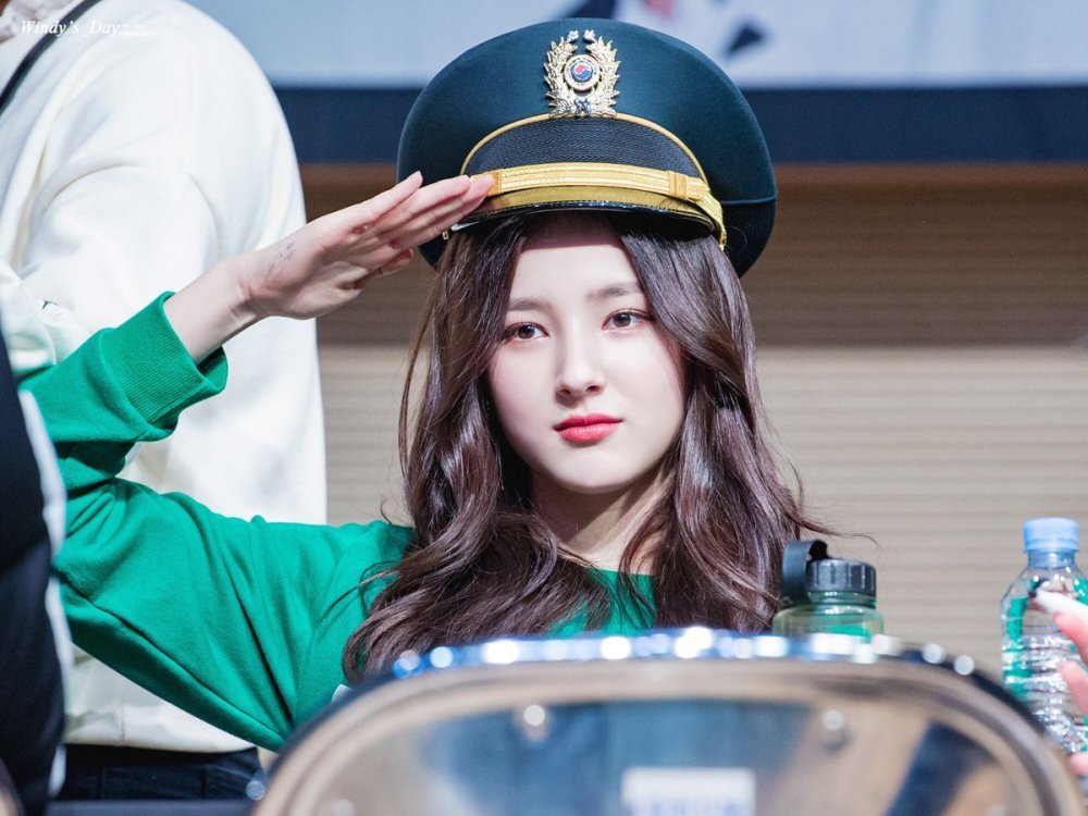 Nancy Jewel McDonie. Han Ha-jin