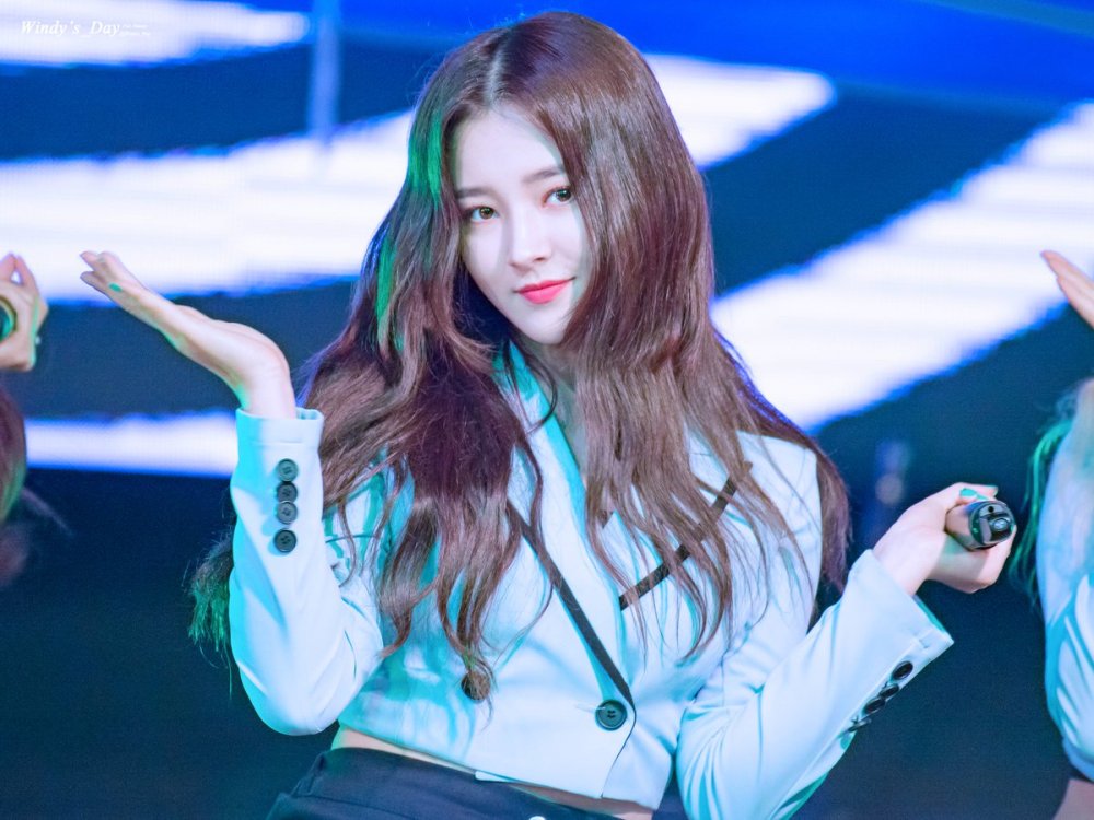 Momoland Nancy Holika
