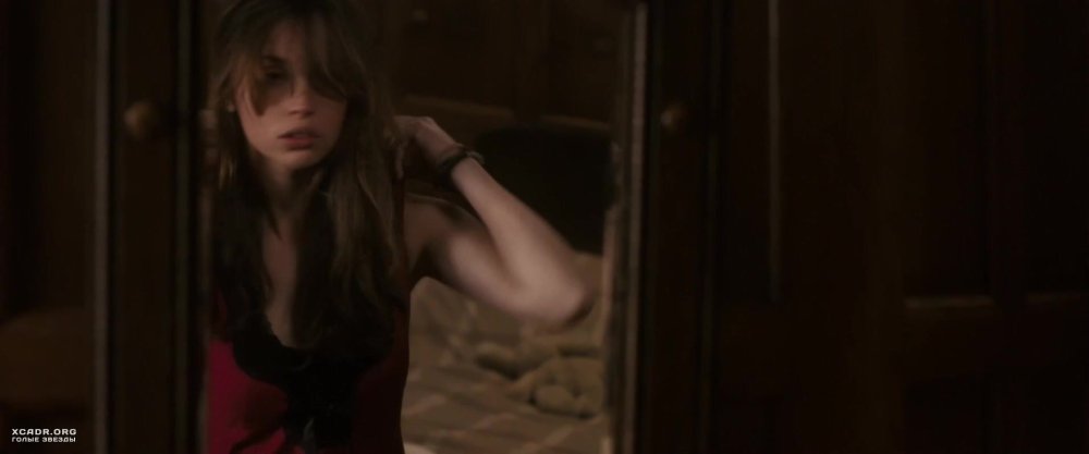Felicity Jones Hot
