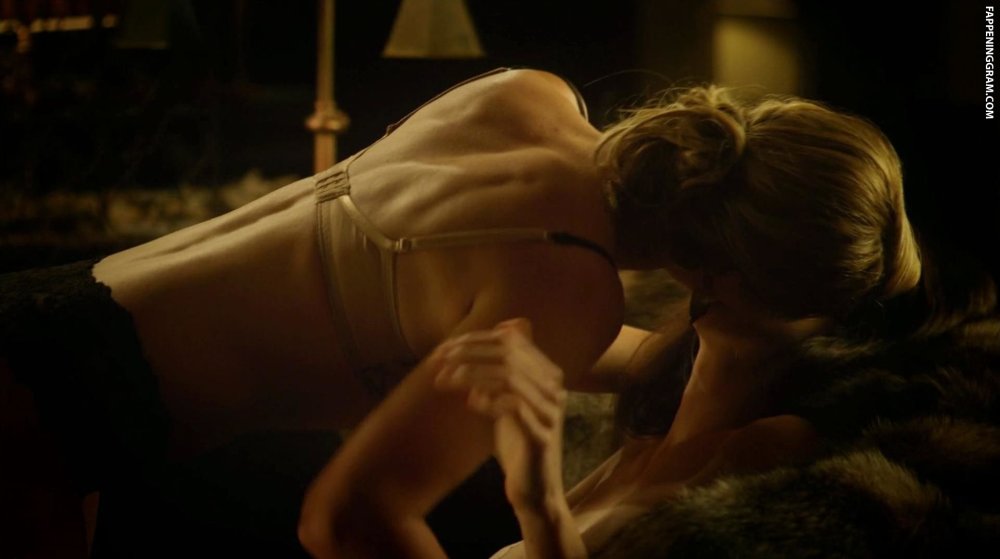 Erin Richards Toples
