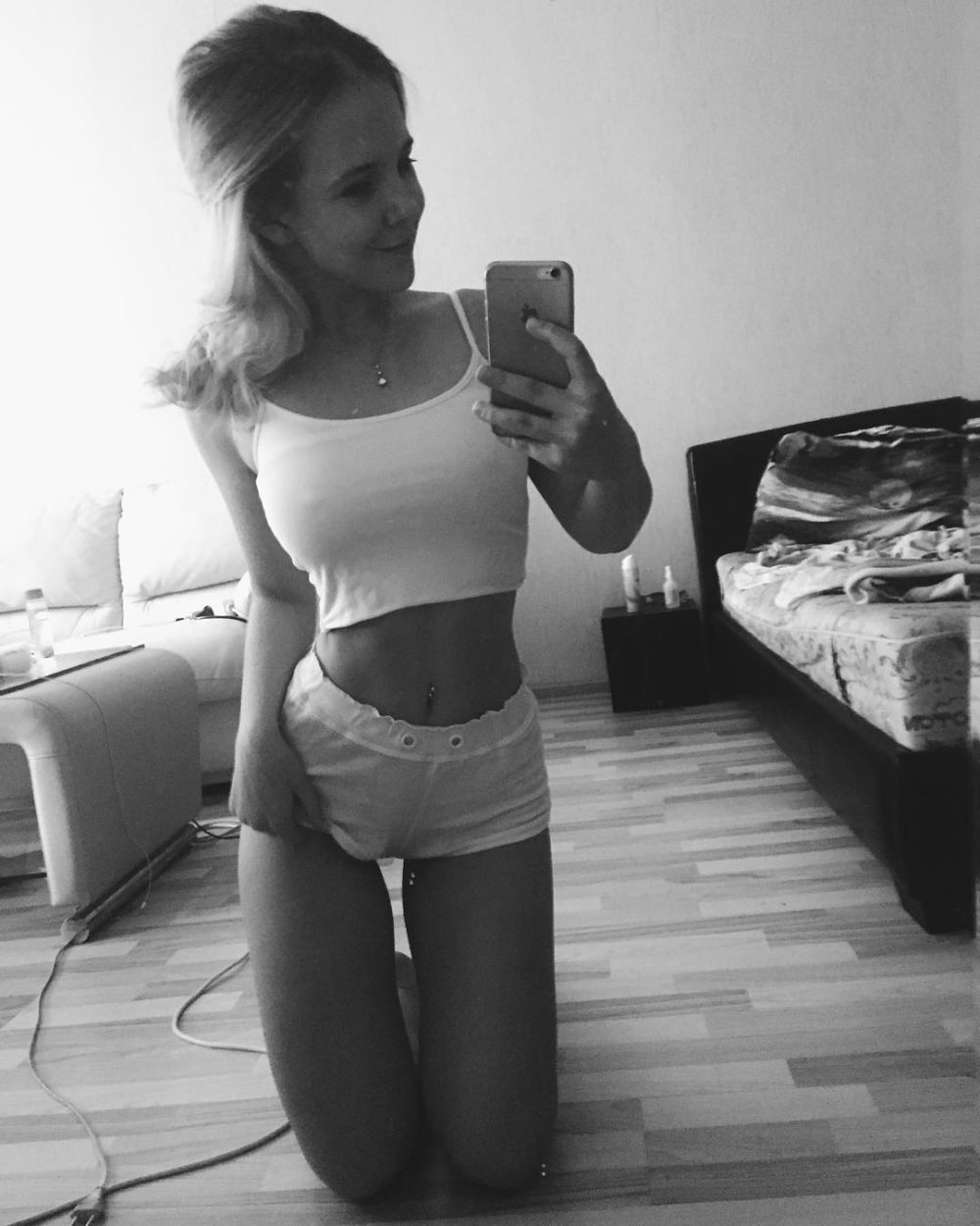 Mono Monroe Kozlova