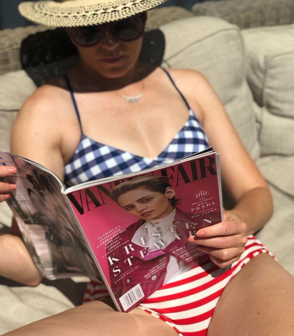 Elizabeth Banks in underwear