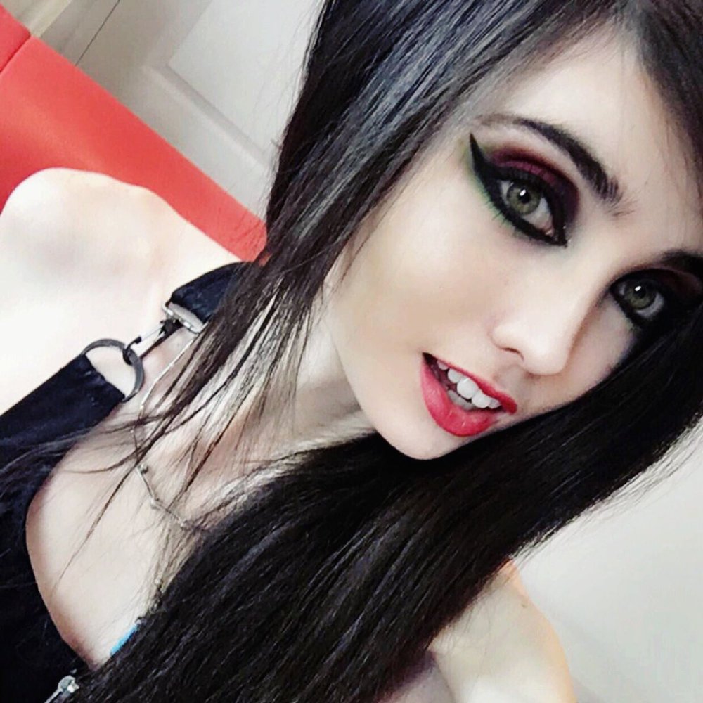 Eugenia Cooney anorexia