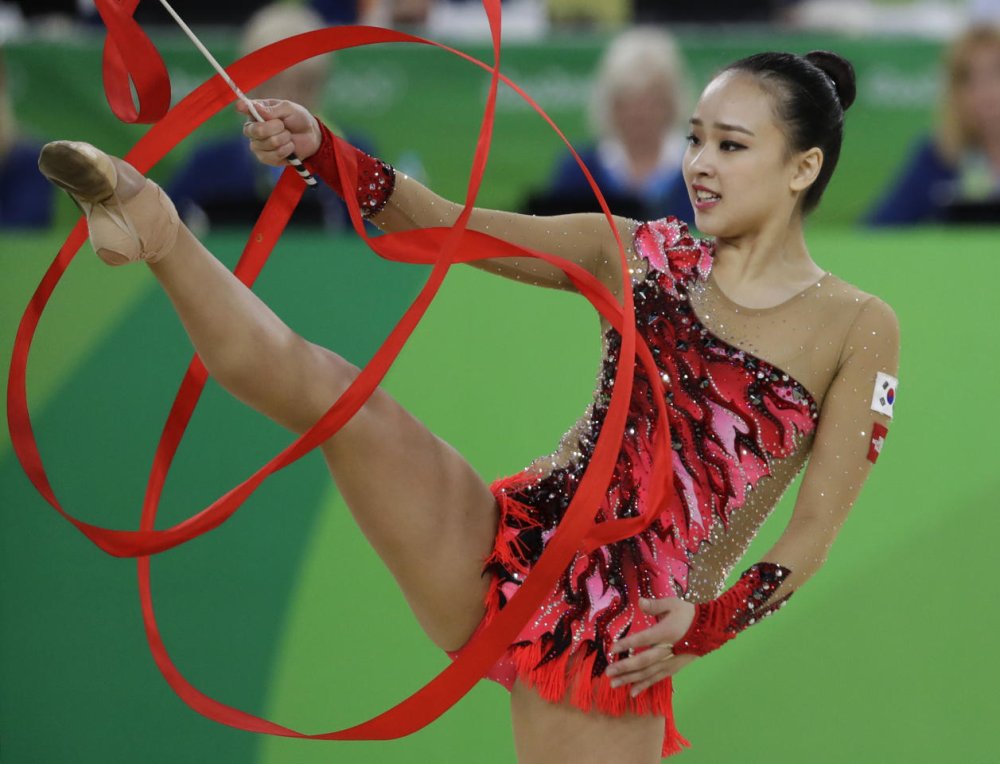 Korean gymnast Song Yong Zhee
