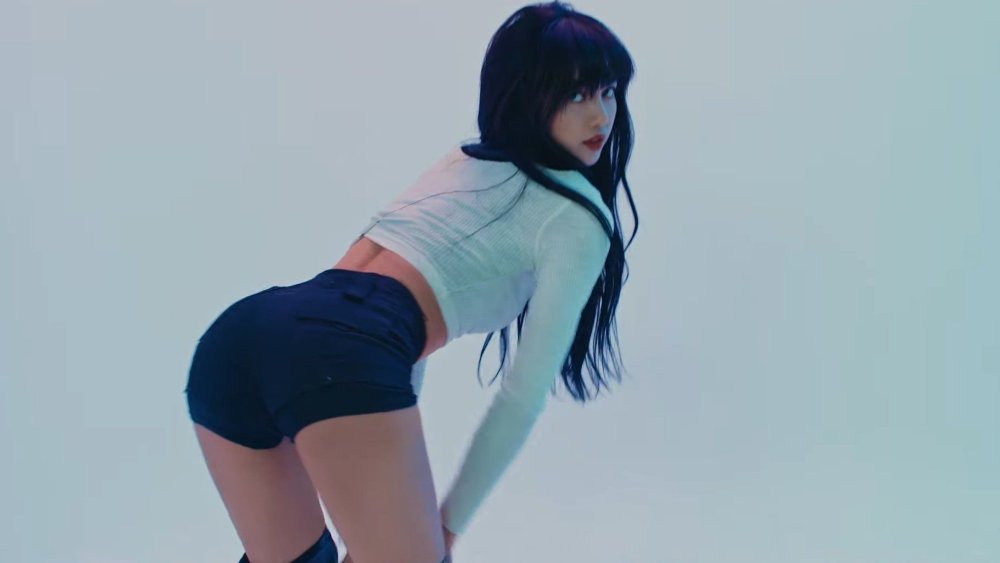 Jennie Kim 18