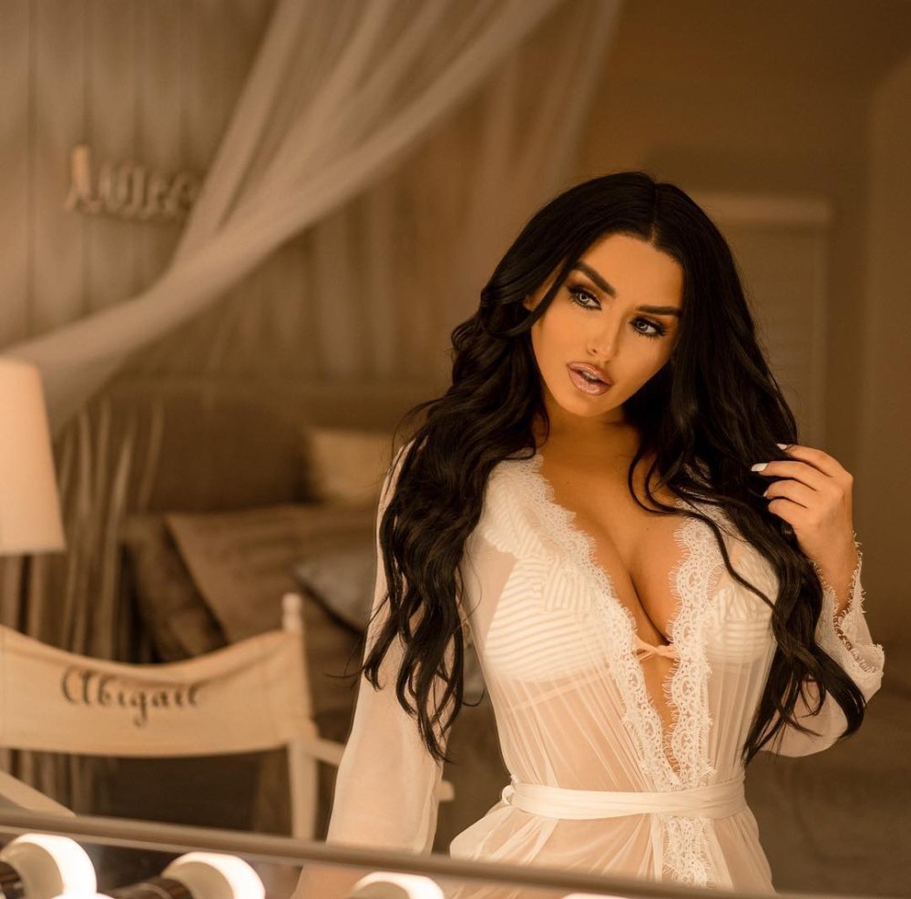 Model Ebigail Rachford without