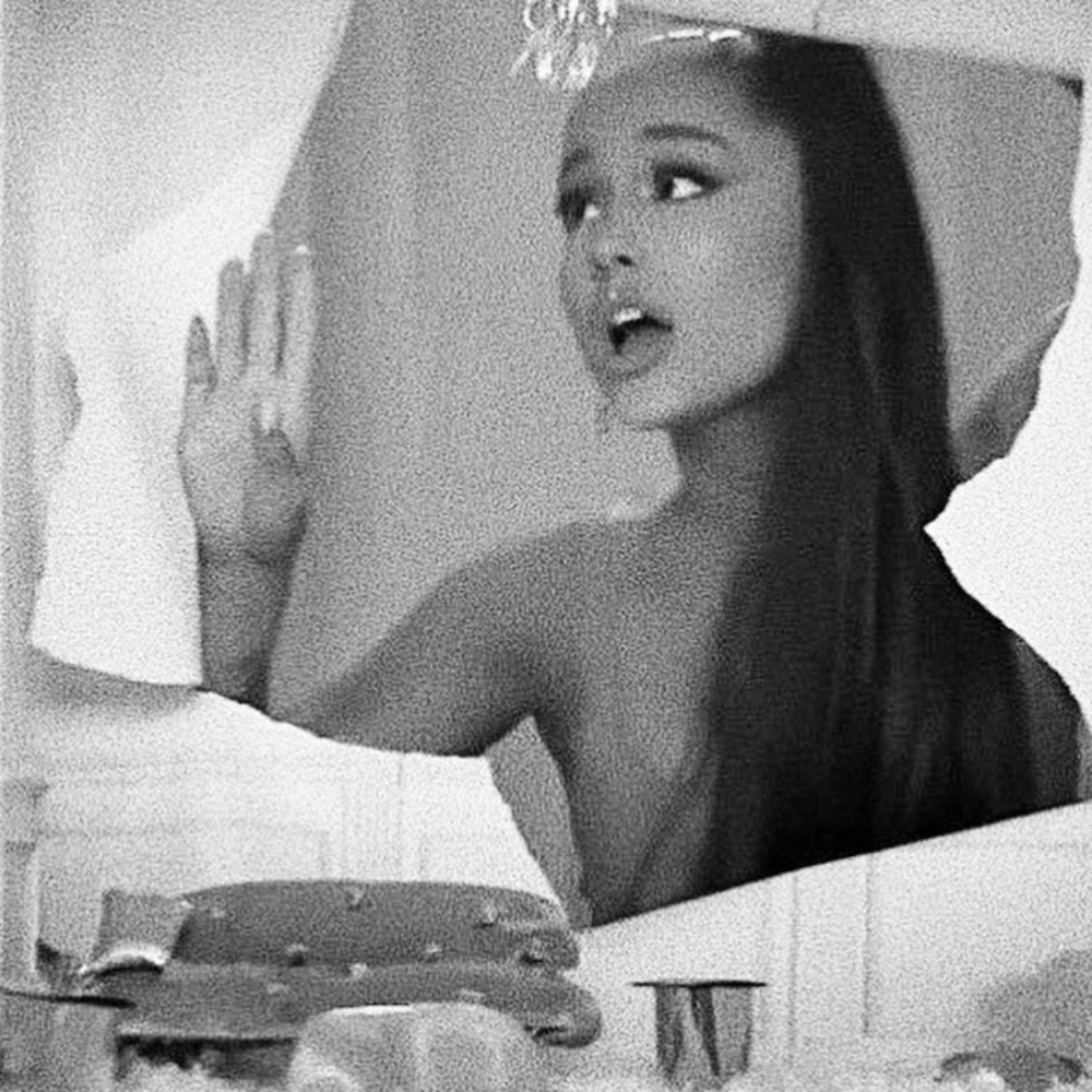 Jennie Calvin Klein 2022