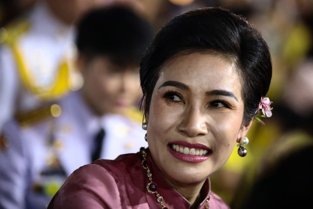 Sineenat wongvajirapakdi's