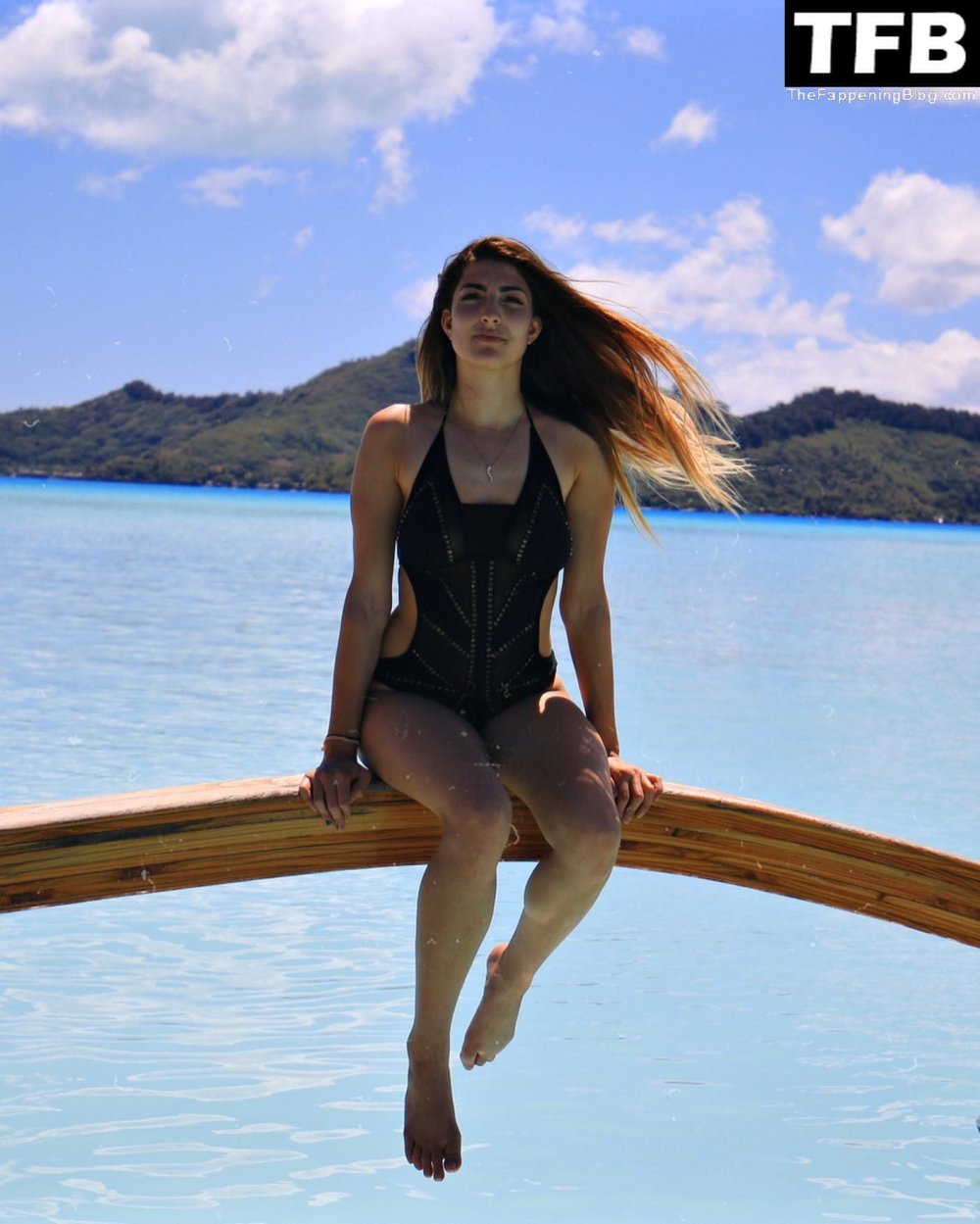 Rachel Cook Nirvana Naked
