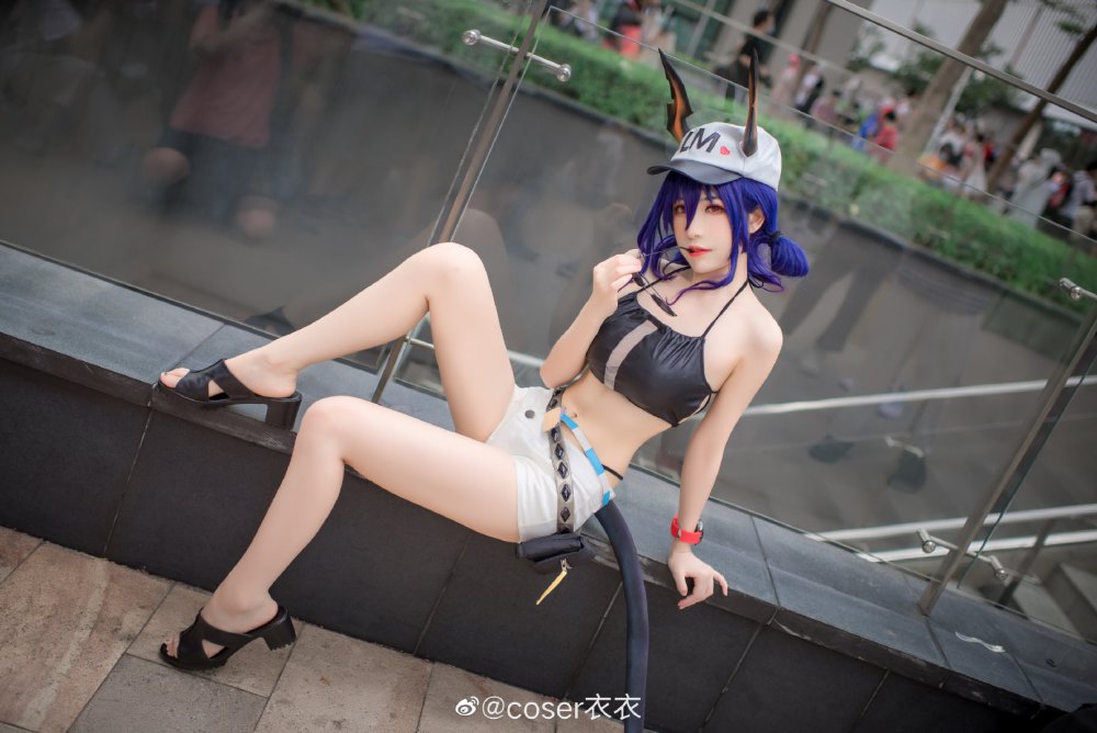 Jeanne Alter Cosplay