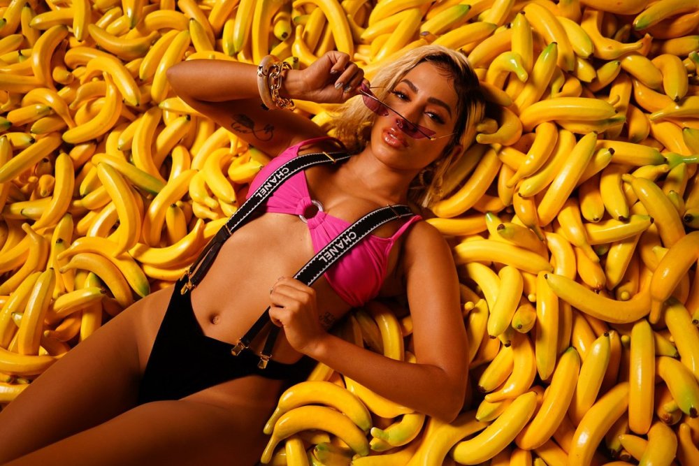 Anitta singer in a swimsuit