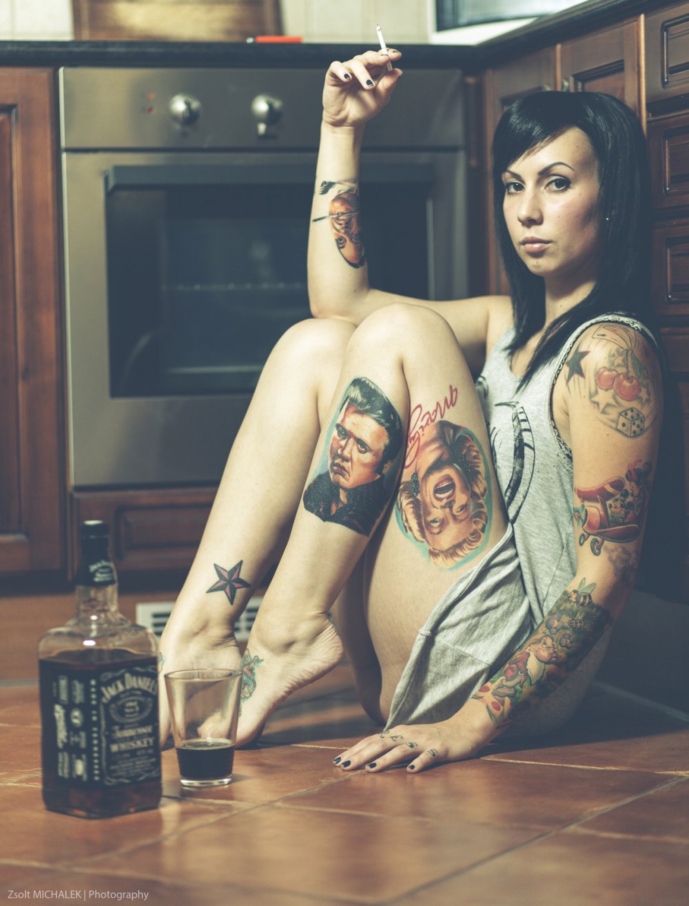 Girl with tattoo and sageta