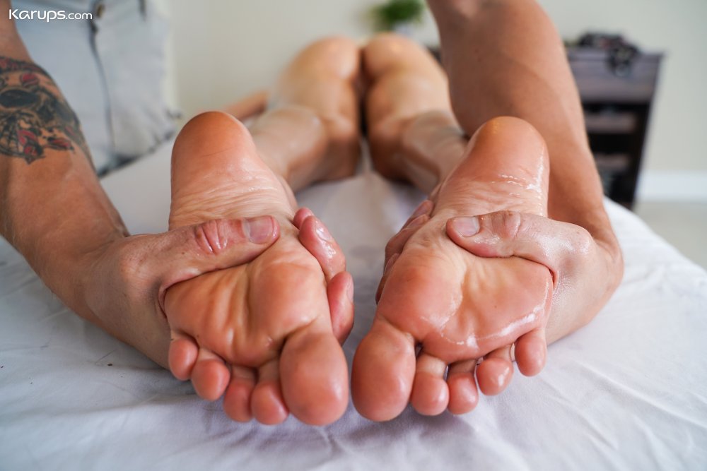 Feet oil