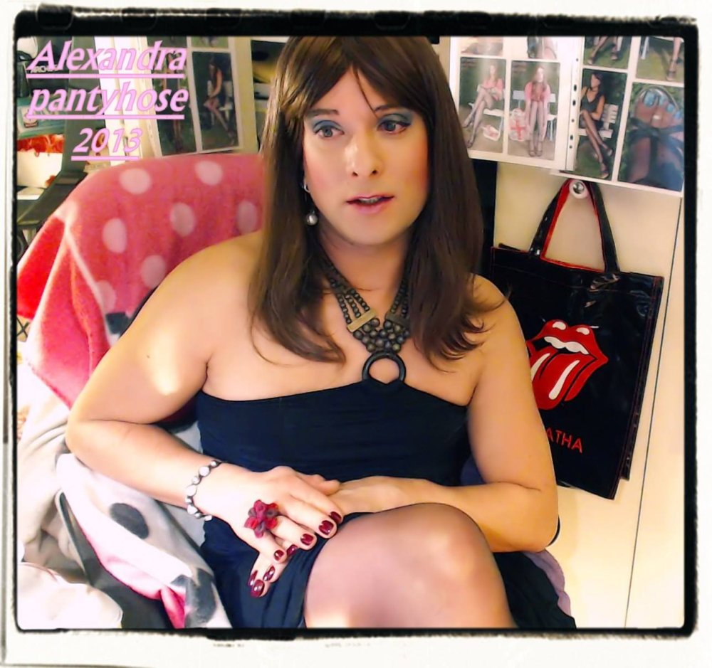 Crossdressers in lipstick