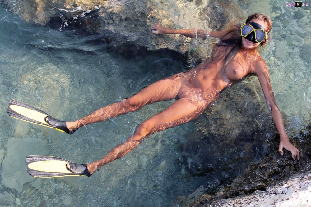 Naked girls in the cold!