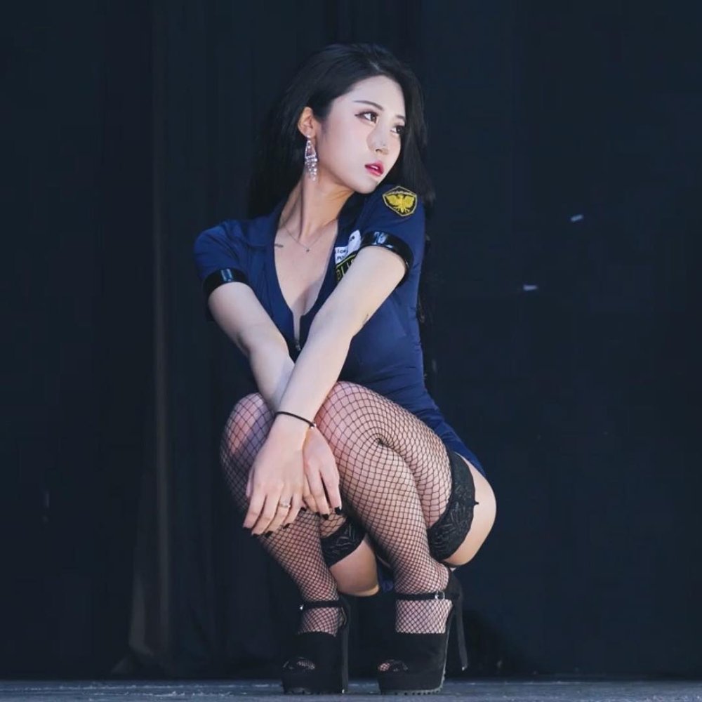 Korean fashion model Song