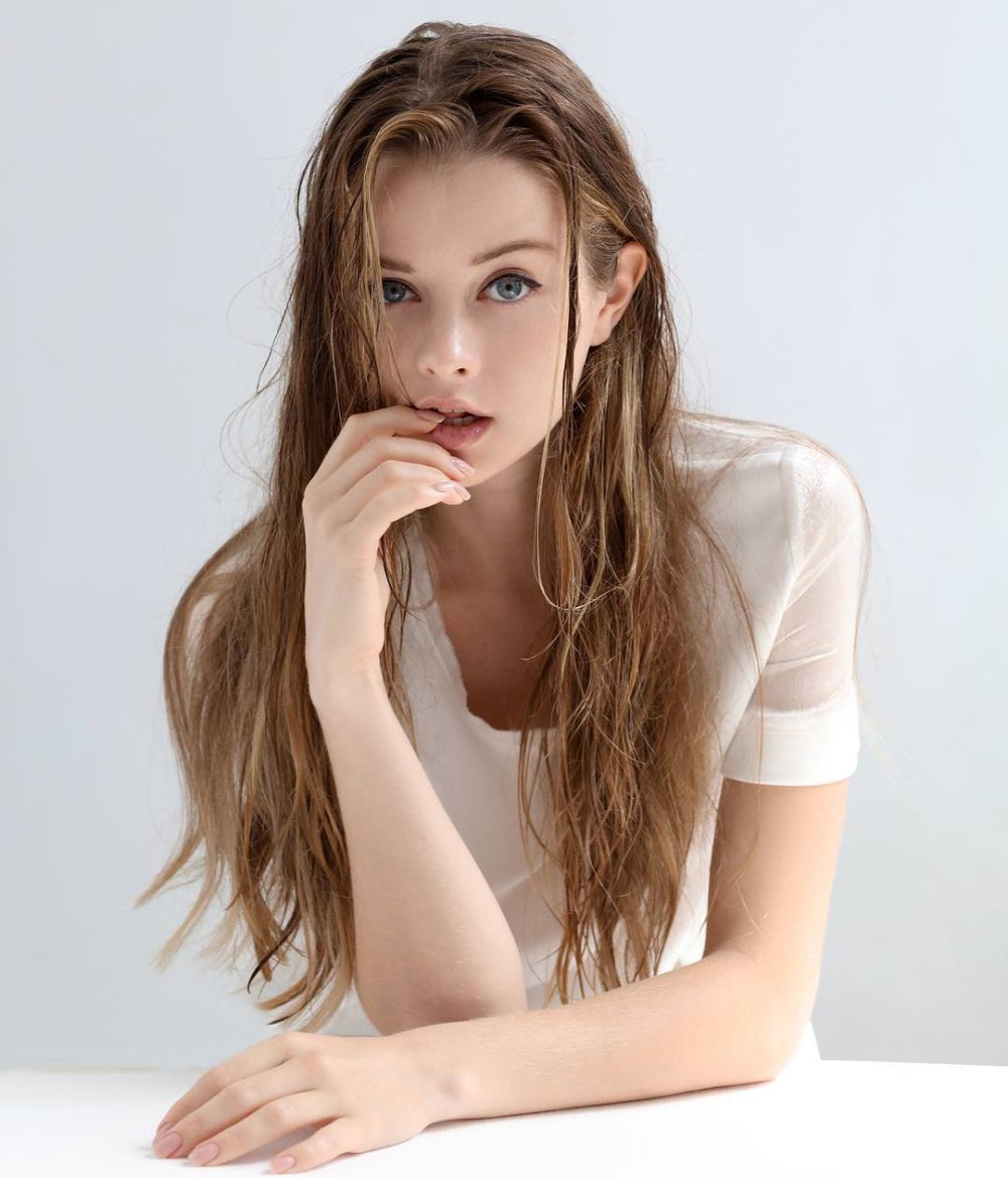 Anna Maria Sobolewska legs