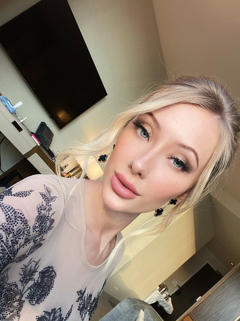 The most beautiful girls from Twitter