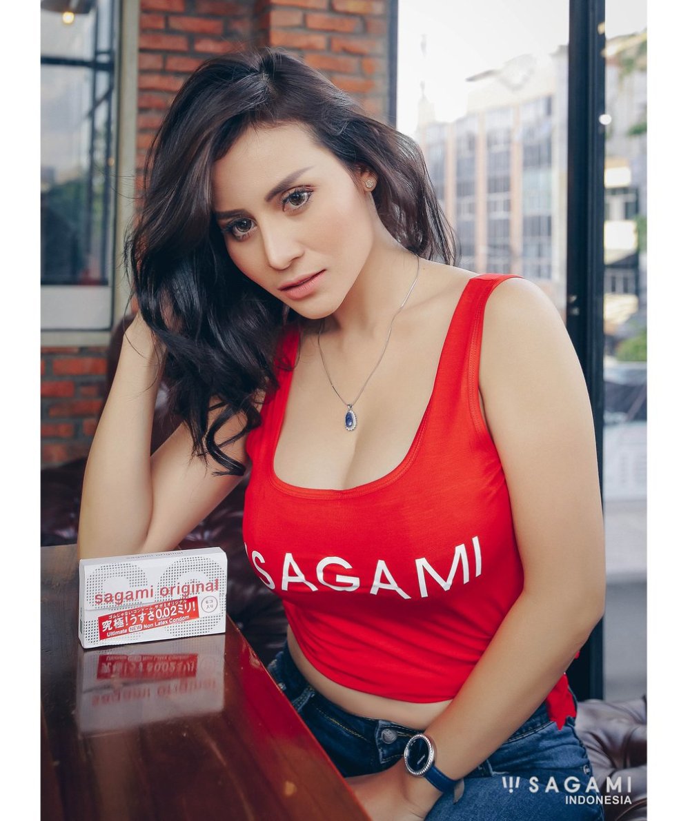 Model Bugil Tika Kaunang