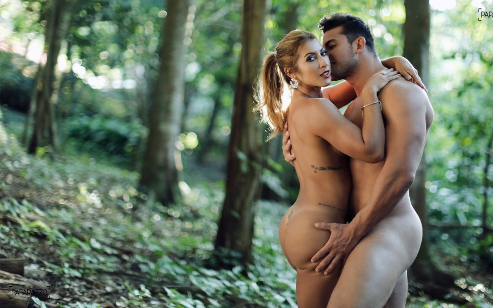 Erotic moments on the beach
