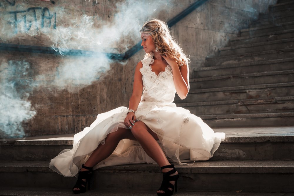 Naked bride spread her legs