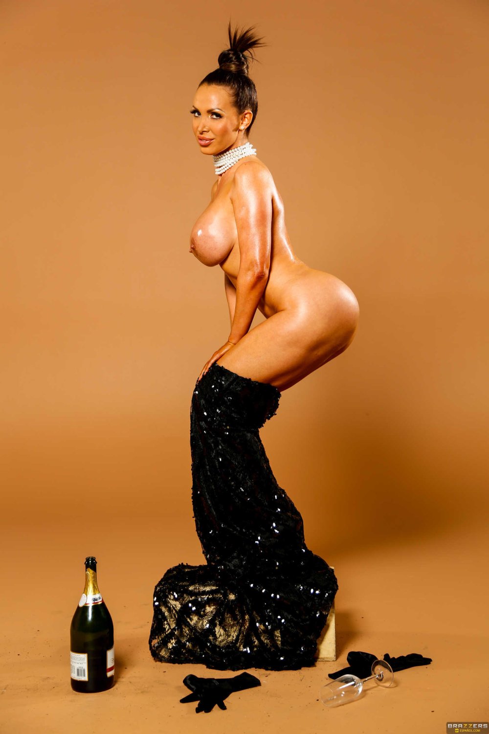 Kim Cardashian naked priest