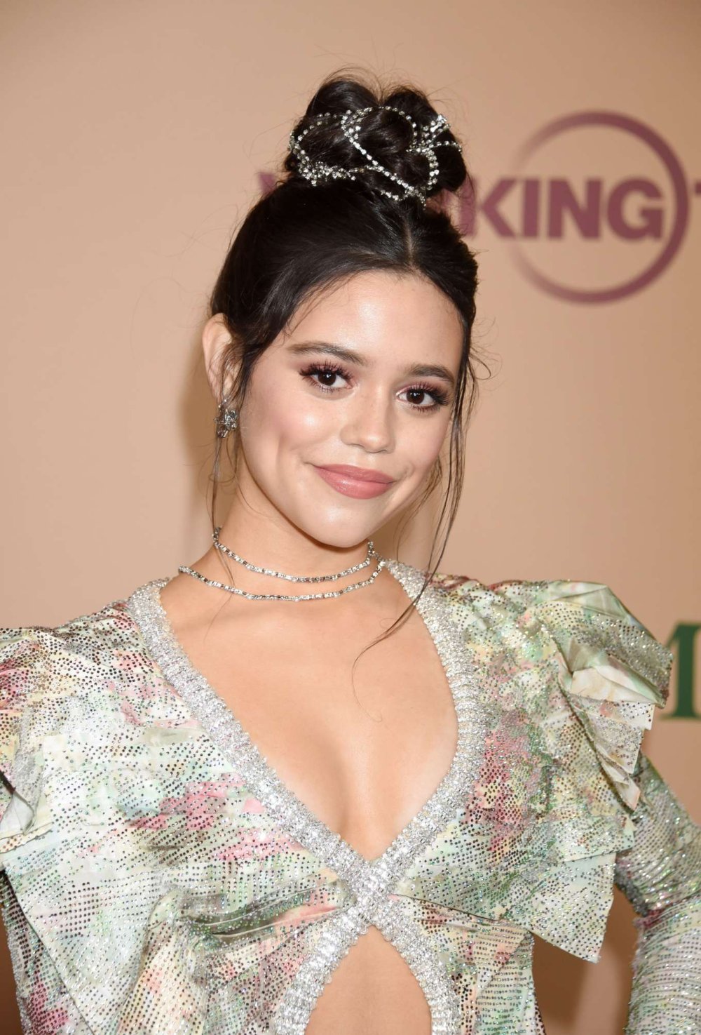 Jenna Ortega lit her chest