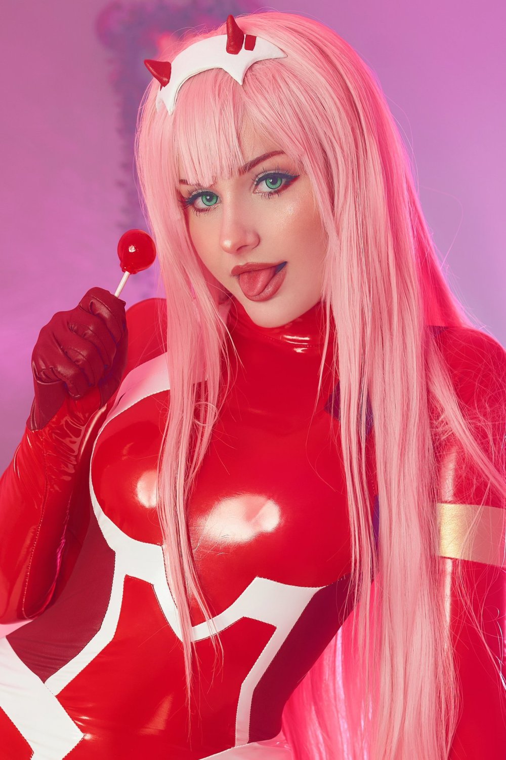 PEYTON COSPLAY