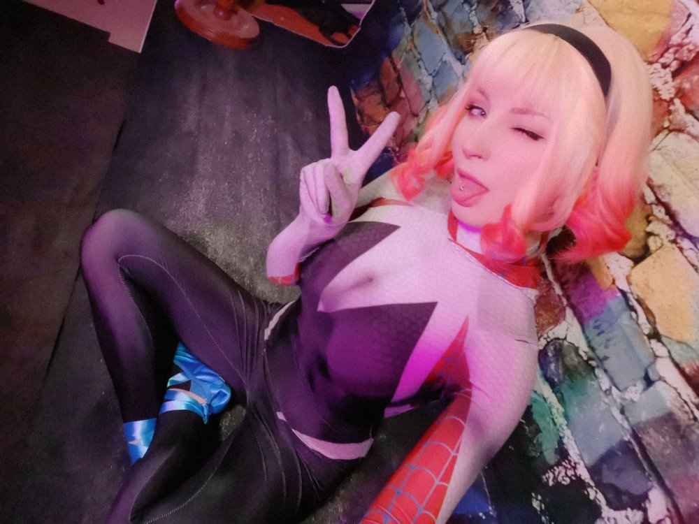 Zero Two Darling in the Franxx cosplay