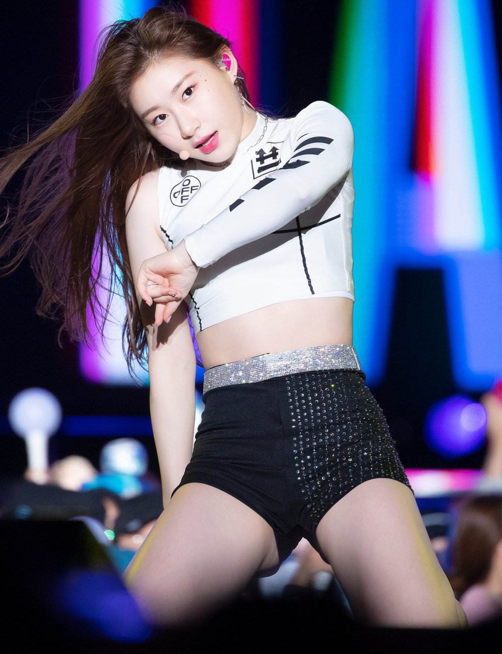 Yedzhi Itzy photo 2021 from the Loco clip