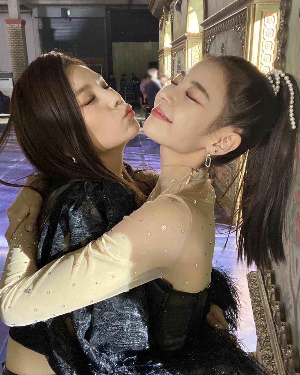 Lia Choha Gif
