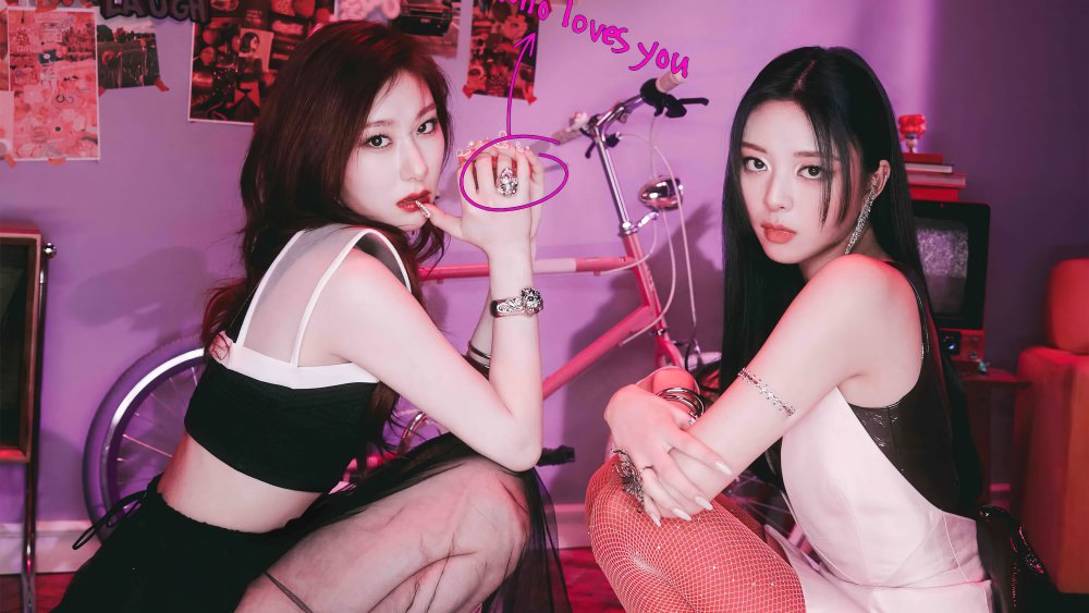 Itzy ryujin and yuna