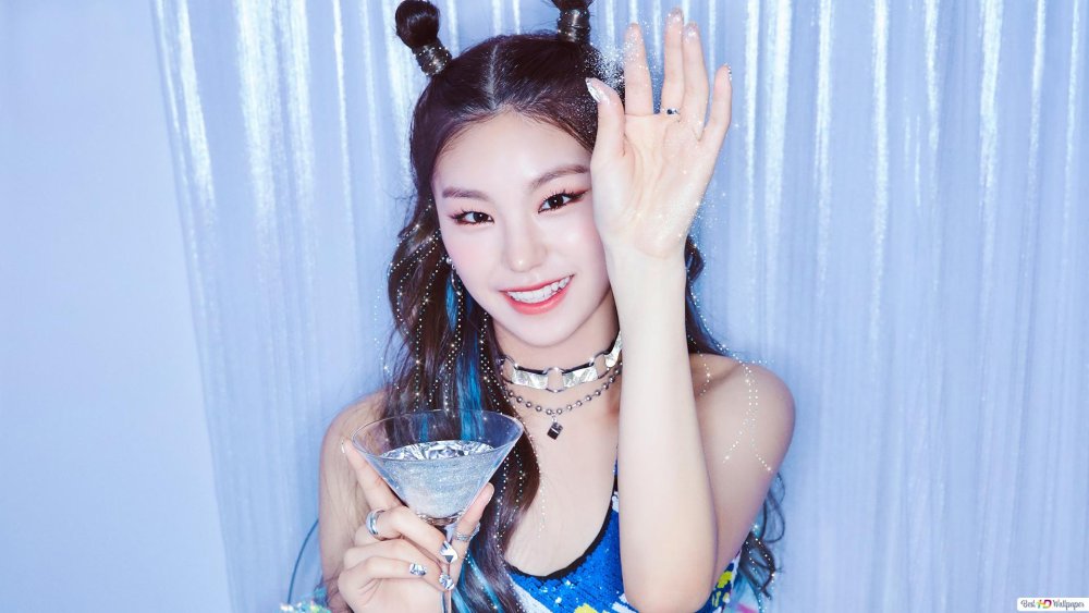 ITZY Rugin 2020 group