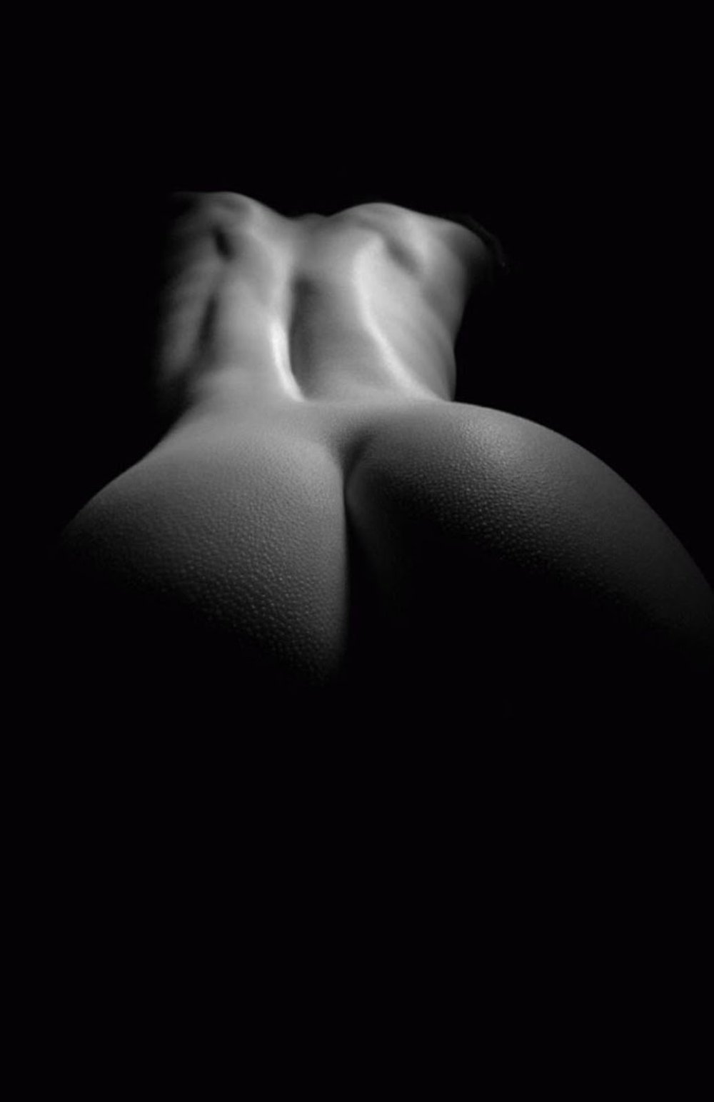 Erotic murals blackly white