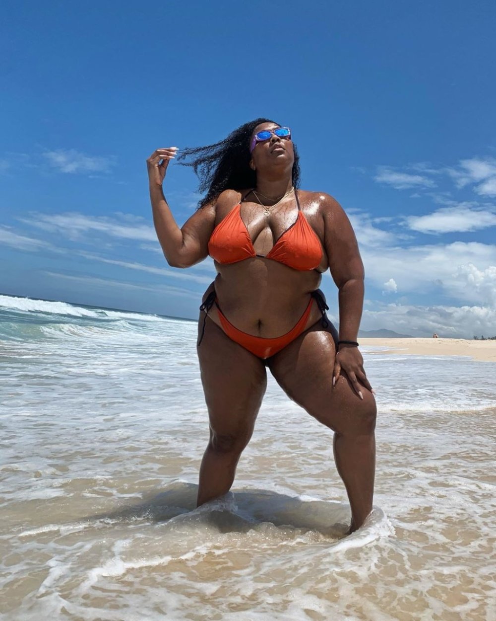 Lizzy photo in a swimsuit