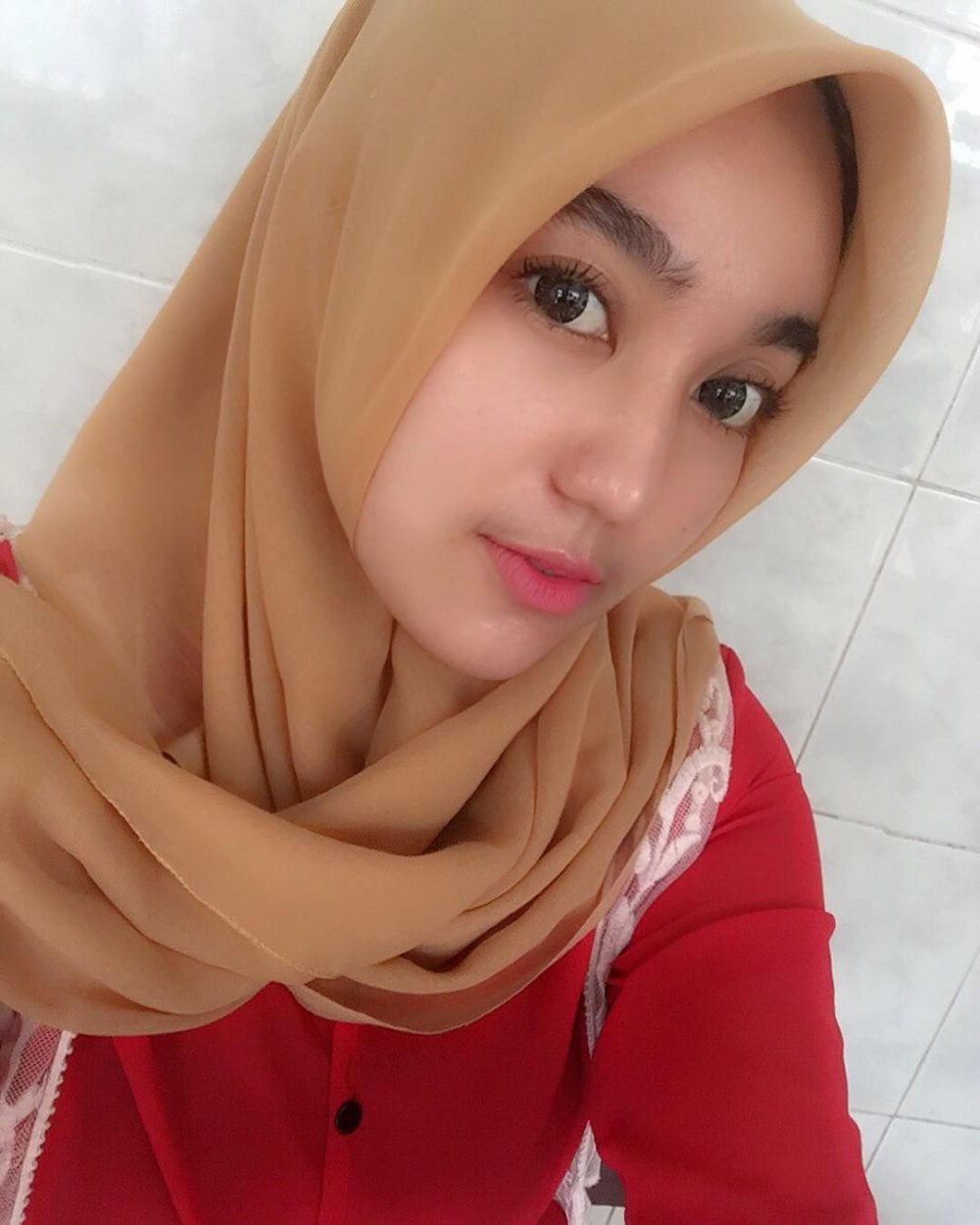 Hairy Muslim girl