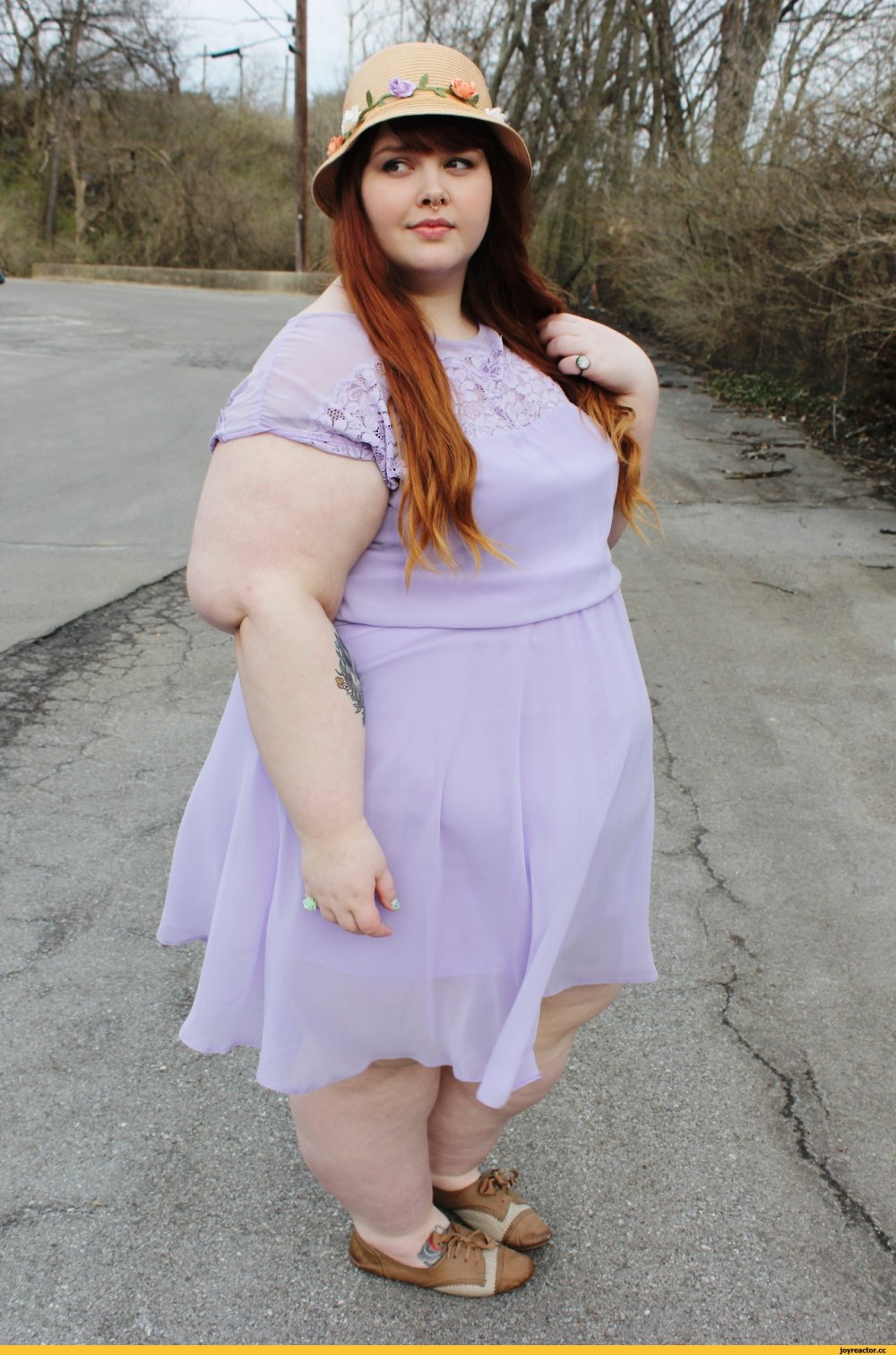 SSBBW anime feeding