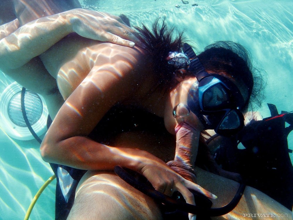 Immersion in the water naked