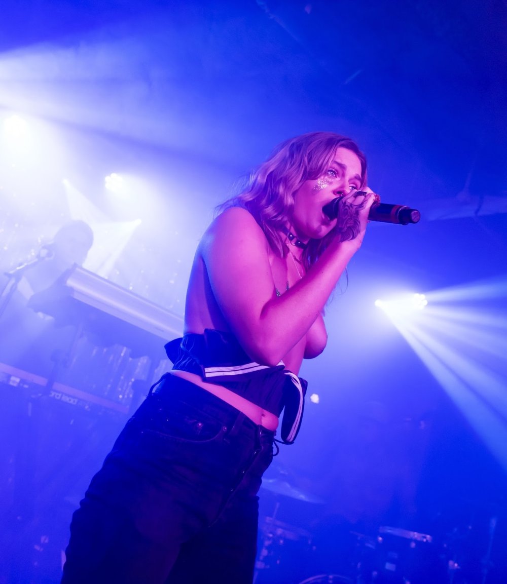 Singer tove lo naked breasts