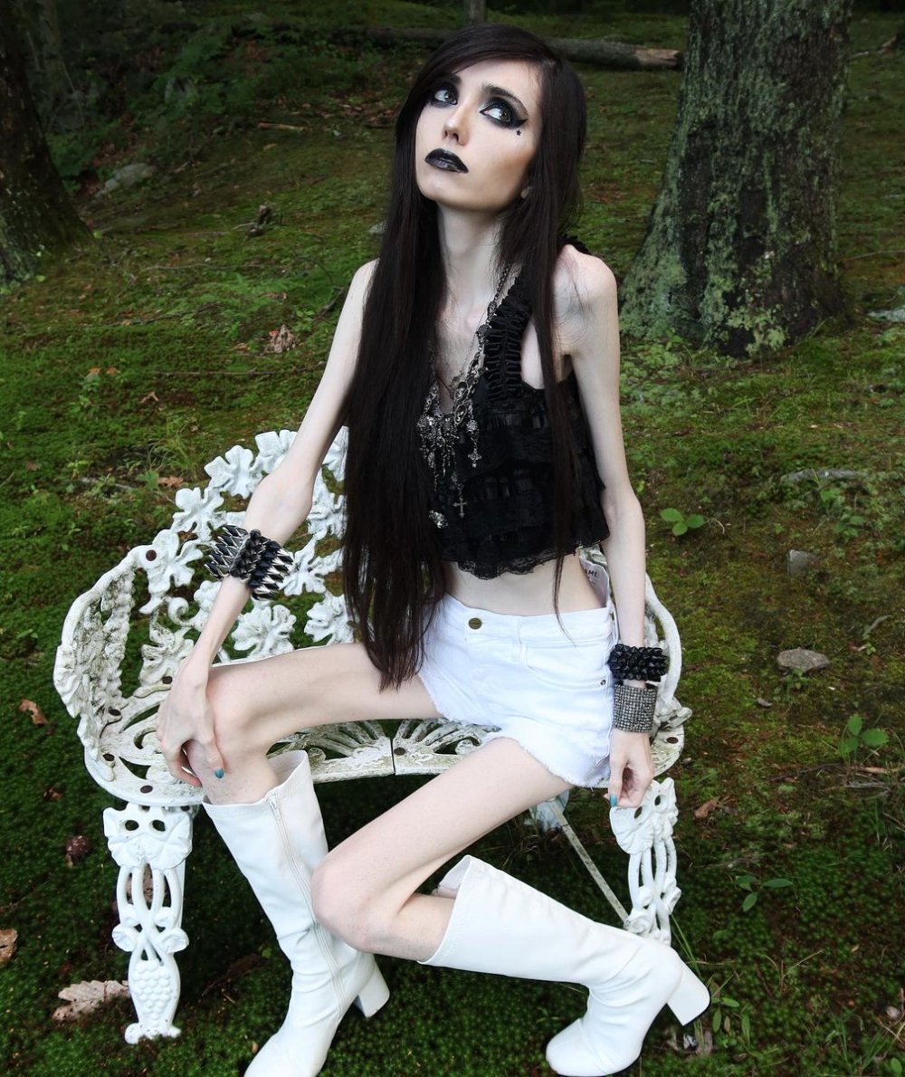 Eugenia Cooney 2020
