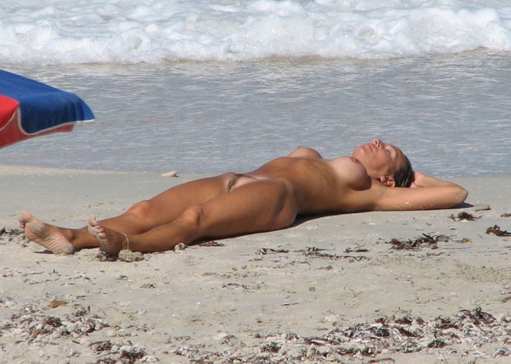Beautiful ladies on the beaches of Topless