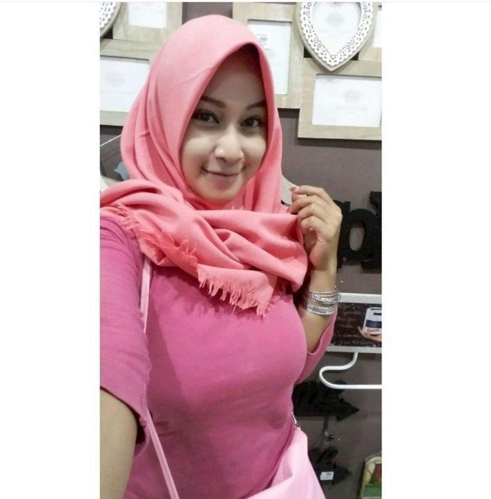 Pantat Hijab Bugil