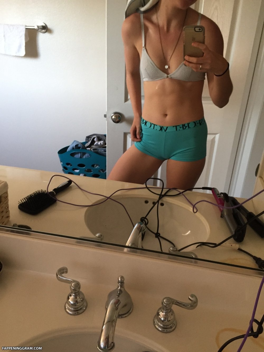 Madi Edwards (Madi Edwards)